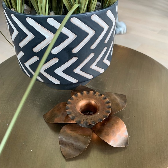 Vintage Hammered Copper Daffodil Taper Candle Holder - Picture 4 of 9